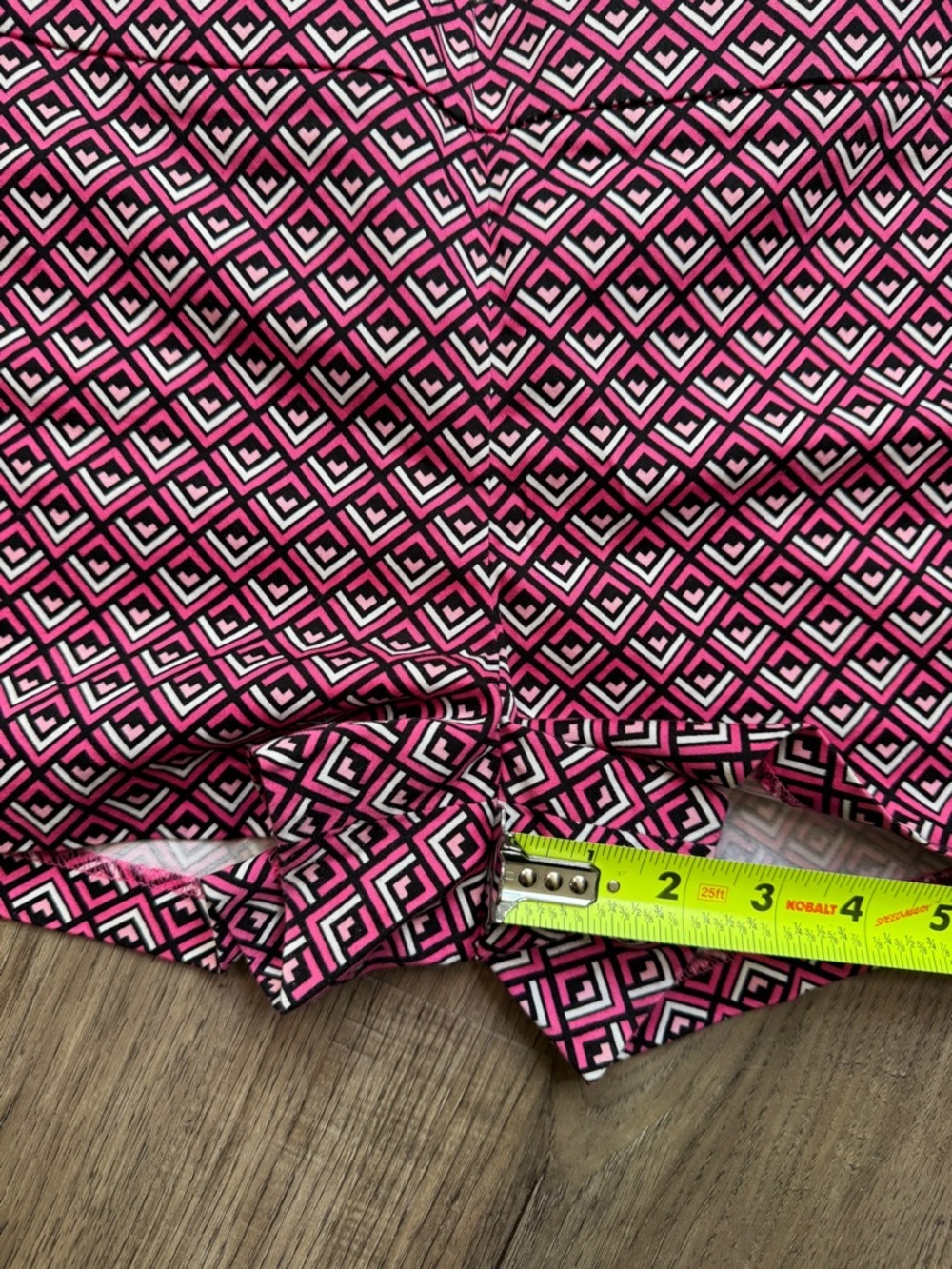 Express Pink Geometric Side Zip Casual Shorts - Size 8 - Picture 3 of 10